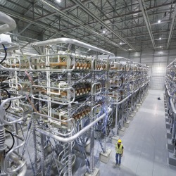 High Voltage, Frankreich-Spanien
